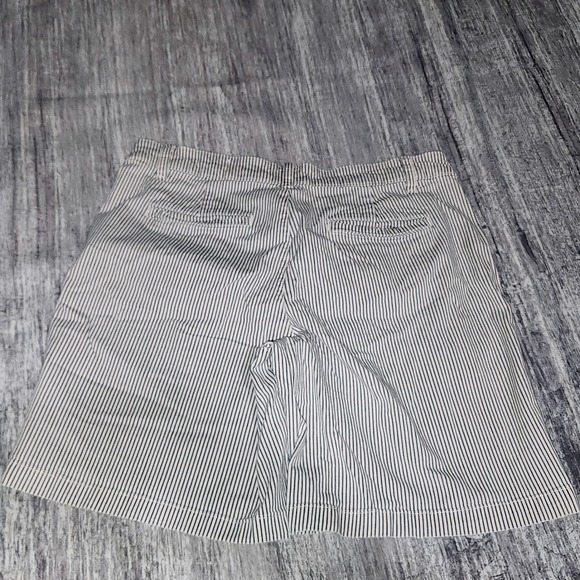 GAP Girlfriend‎ Chino Shorts Size 6 Blue Striped Casual Summer - Picture 9 of 9